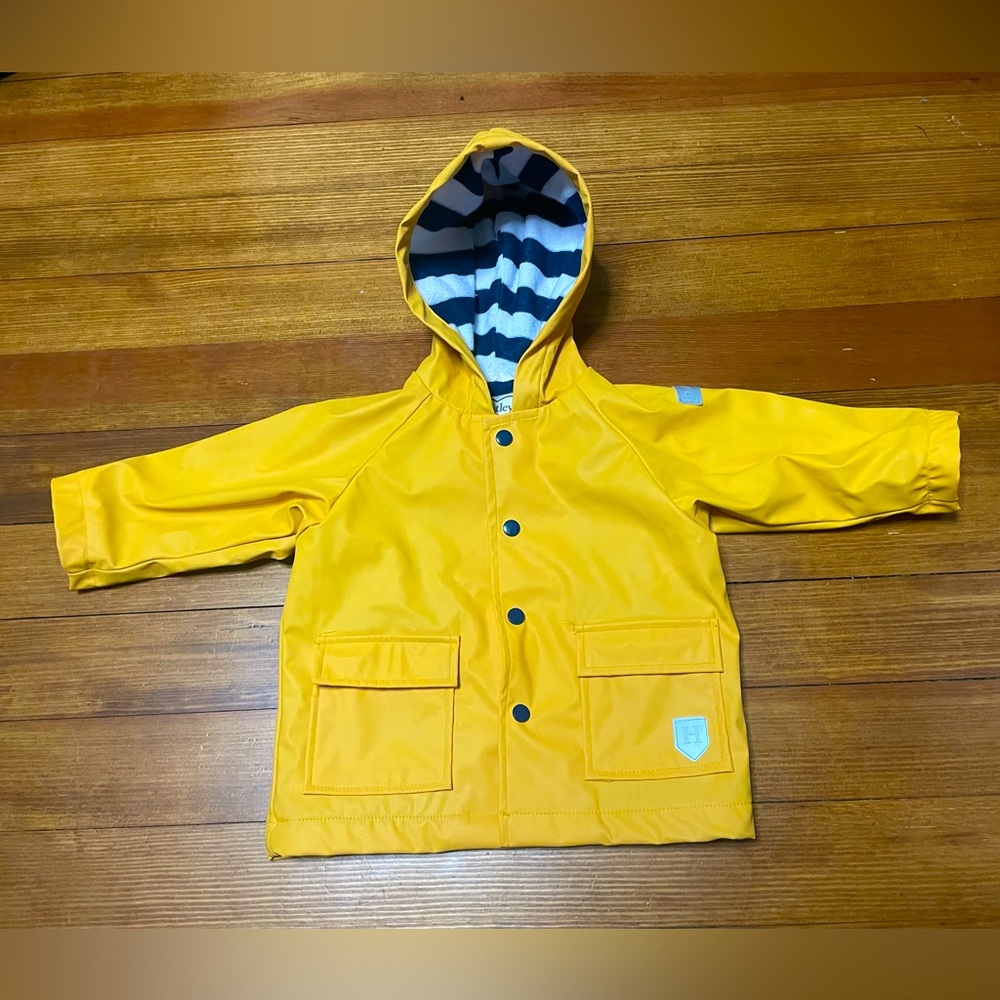 Hatley Yellow Hooded Raincoat Size 12-18 Months - Picture 5 of 16